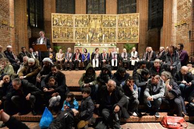 Bei den Friedensgebeten im Januar 2015 versammelten sich Menschen aller Weltanschauungen in der Marktkirche. Foto: Jens Schulze