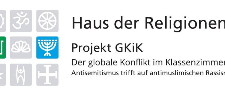 Foto: Jens Schulze Die Marktkirche ist übervoll mit Menschen verschiedener Herkunft und Religion.